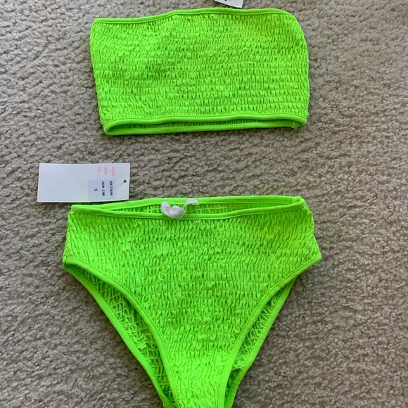 🧑🏾🎤🪲NEON 2 PC Bikini w/ TAGS!! - Picture 2 of 4